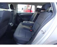 Volkswagen Golf 1,5 TSi navi,kamera,1.majitel - 17