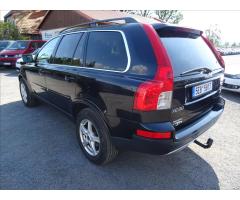 Volvo XC90 2,4 D5 AWD 7.míst,2xkola,po servise - 6