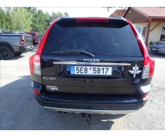 Volvo XC90 2,4 D5 AWD 7.míst,2xkola,po servise - 7