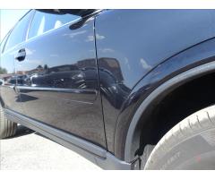 Volvo XC90 2,4 D5 AWD 7.míst,2xkola,po servise - 11