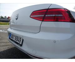 Volkswagen Passat 2,0 TDi DSG Highline,2xkola,DPH - 10