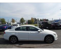 Volkswagen Passat 2,0 TDi DSG Highline,2xkola,DPH - 11