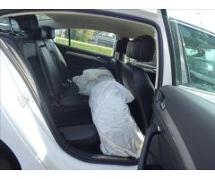 Volkswagen Passat 2,0 TDi DSG Highline,2xkola,DPH - 24