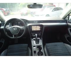 Volkswagen Passat 2,0 TDi DSG Highline,2xkola,DPH - 25