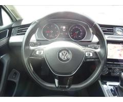 Volkswagen Passat 2,0 TDi DSG Highline,2xkola,DPH - 28