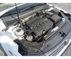 Volkswagen Passat 2,0 TDi DSG Highline,2xkola,DPH - 36