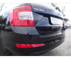 Škoda Octavia 1,6 TDi 81kW JOY,navi,led,xenon,1.majitel - 11