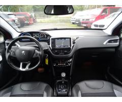 Peugeot 2008 1,2 81kW automat, Allure, navi - 29