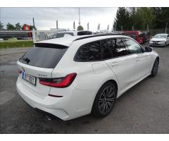 BMW Řada 3 2,0 320d xDrive, M paket, DPH - 9