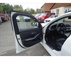 BMW Řada 3 2,0 320d xDrive, M paket, DPH - 21