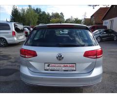 Volkswagen Passat 2,0 TDi 110kW, DSG, 1.majitel - 8