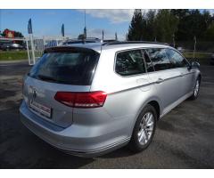 Volkswagen Passat 2,0 TDi 110kW, DSG, 1.majitel - 9