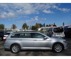 Volkswagen Passat 2,0 TDi 110kW, DSG, 1.majitel - 11