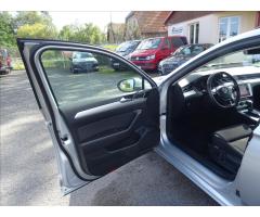 Volkswagen Passat 2,0 TDi 110kW, DSG, 1.majitel - 16