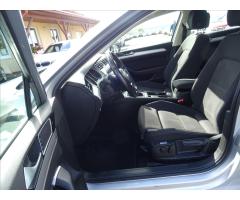 Volkswagen Passat 2,0 TDi 110kW, DSG, 1.majitel - 17