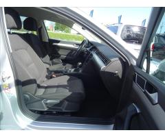 Volkswagen Passat 2,0 TDi 110kW, DSG, 1.majitel - 21