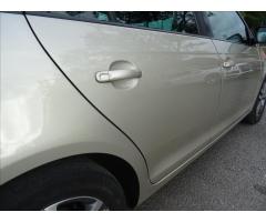 Volkswagen Golf 1,6 TDi Match,Webasto,auto klima - 12