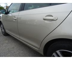 Volkswagen Golf 1,6 TDi Match,Webasto,auto klima - 13