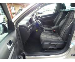 Volkswagen Golf 1,6 TDi Match,Webasto,auto klima - 18