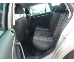 Volkswagen Golf 1,6 TDi Match,Webasto,auto klima - 20