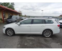 Volkswagen Passat 2,0 TDi DSG 110kW Comfortline,NAVI - 6