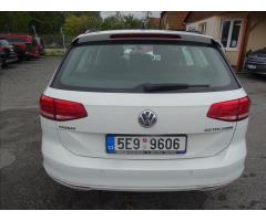 Volkswagen Passat 2,0 TDi DSG 110kW Comfortline,NAVI - 8