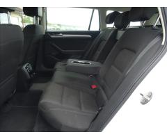 Volkswagen Passat 2,0 TDi DSG 110kW Comfortline,NAVI - 16