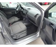 Volkswagen Polo 1,4 i 59kW,2 x kola,serviska,klima - 17