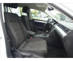 Volkswagen Passat 2,0 TDi DSG 110kW Comfortline,NAVI - 18