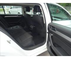 Volkswagen Passat 2,0 TDi DSG 110kW Comfortline,NAVI - 19