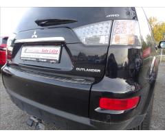 Mitsubishi Outlander 2,2 Di-D 4x4 Automat,7.míst - 9