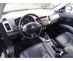 Mitsubishi Outlander 2,2 Di-D 4x4 Automat,7.míst - 14