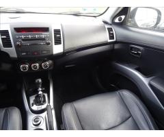 Mitsubishi Outlander 2,2 Di-D 4x4 Automat,7.míst - 27