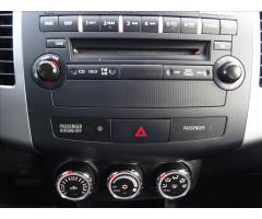 Mitsubishi Outlander 2,2 Di-D 4x4 Automat,7.míst - 28