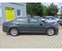 Volkswagen Passat 1,5 TSI EVO BMT Business ČR - 9