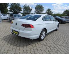 Volkswagen Passat 1,5 TSI EVO BMT Business ČR - 8