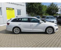 Škoda Octavia 1,5 TSI 110kW Style Combi - 9