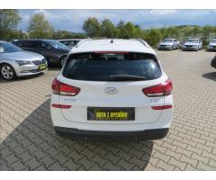 Hyundai i30 1,6 CRDi Style kombi ČR - 6