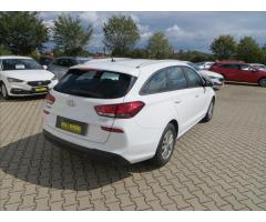 Hyundai i30 1,6 CRDi Style kombi ČR - 8