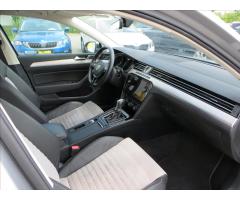 Volkswagen Passat 2,0 TSI 200kW 4MOT DSG R-line - 11