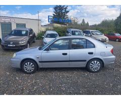 Hyundai Accent 1,3   i *ČR*Klima*TZ*Senzory - 8