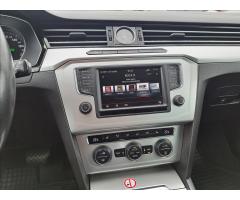 Volkswagen Passat 2,0   TDi 110kW DSG Comfortline - 17