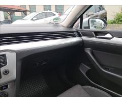 Volkswagen Passat 2,0   TDi 110kW DSG Comfortline - 25