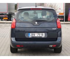 Peugeot 5008 1.6 HDI, NAVI 7míst PO SERVISE - 8