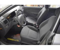 Kia Rio 1,3 i TOP STAV,PO SERVISU - 16