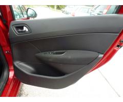 Peugeot 308 1,6 SW 16V 110KW/150k Premium  PANORAMA - 24