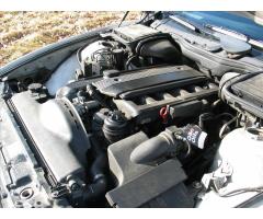 BMW Řada 5 2,2 i V6 E39  520i TOURING, - 35