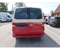 Volkswagen Transporter 2,0 TDI 5 míst červeno-bílá L2 - 9