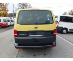 Volkswagen Caravelle 2,0 TDI 9 míst - 10