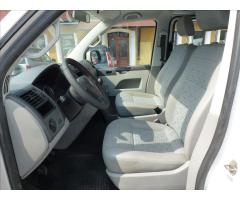 Volkswagen Transporter 2,0 TDI 5 míst červeno-bílá L2 - 16